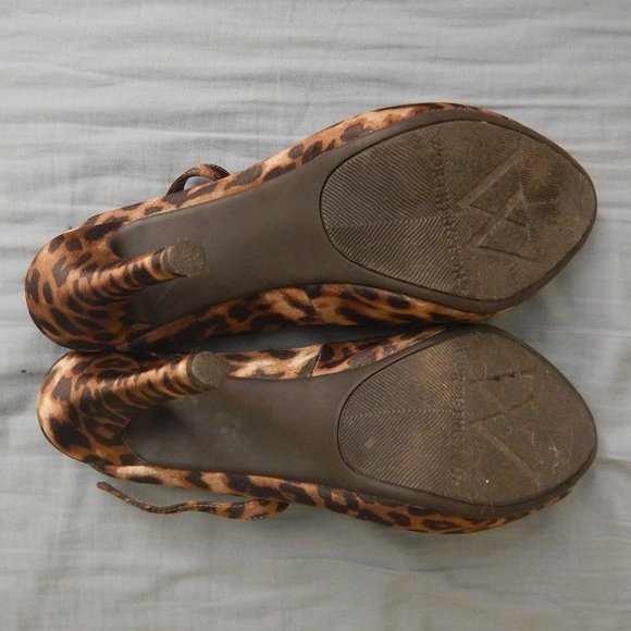 Leopard Print Heels - Picture 4 of 9